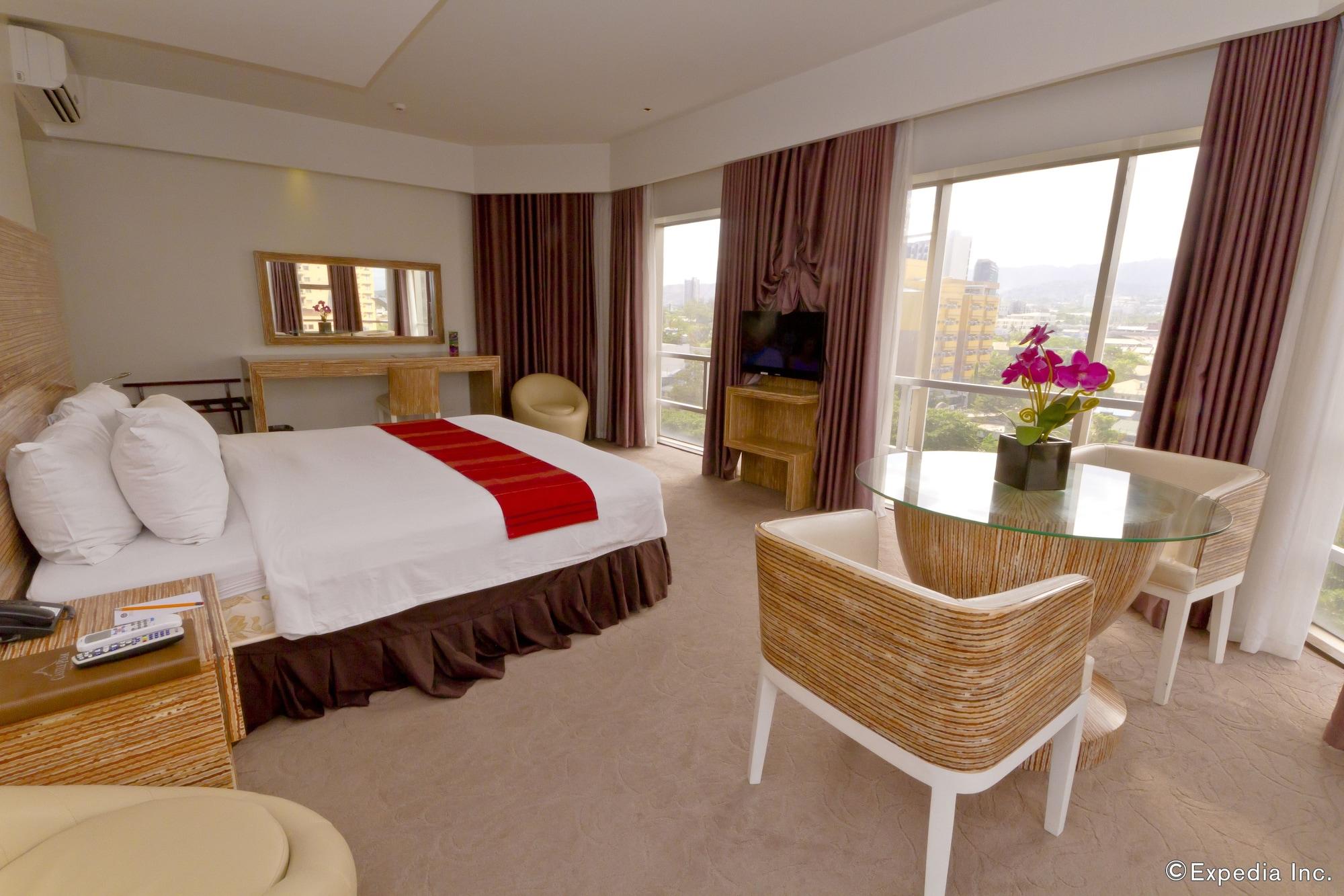Castle Peak Hotel Себу Экстерьер фото